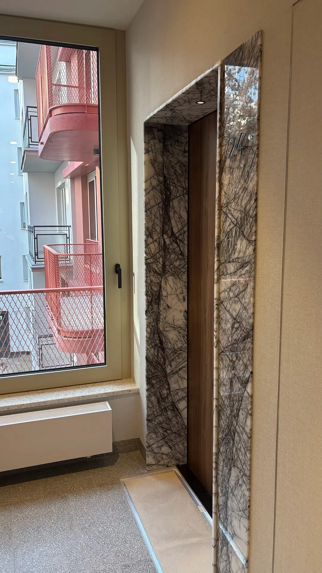 Postęp pracy inwestycji Żelazna 54, Warszawa Wola