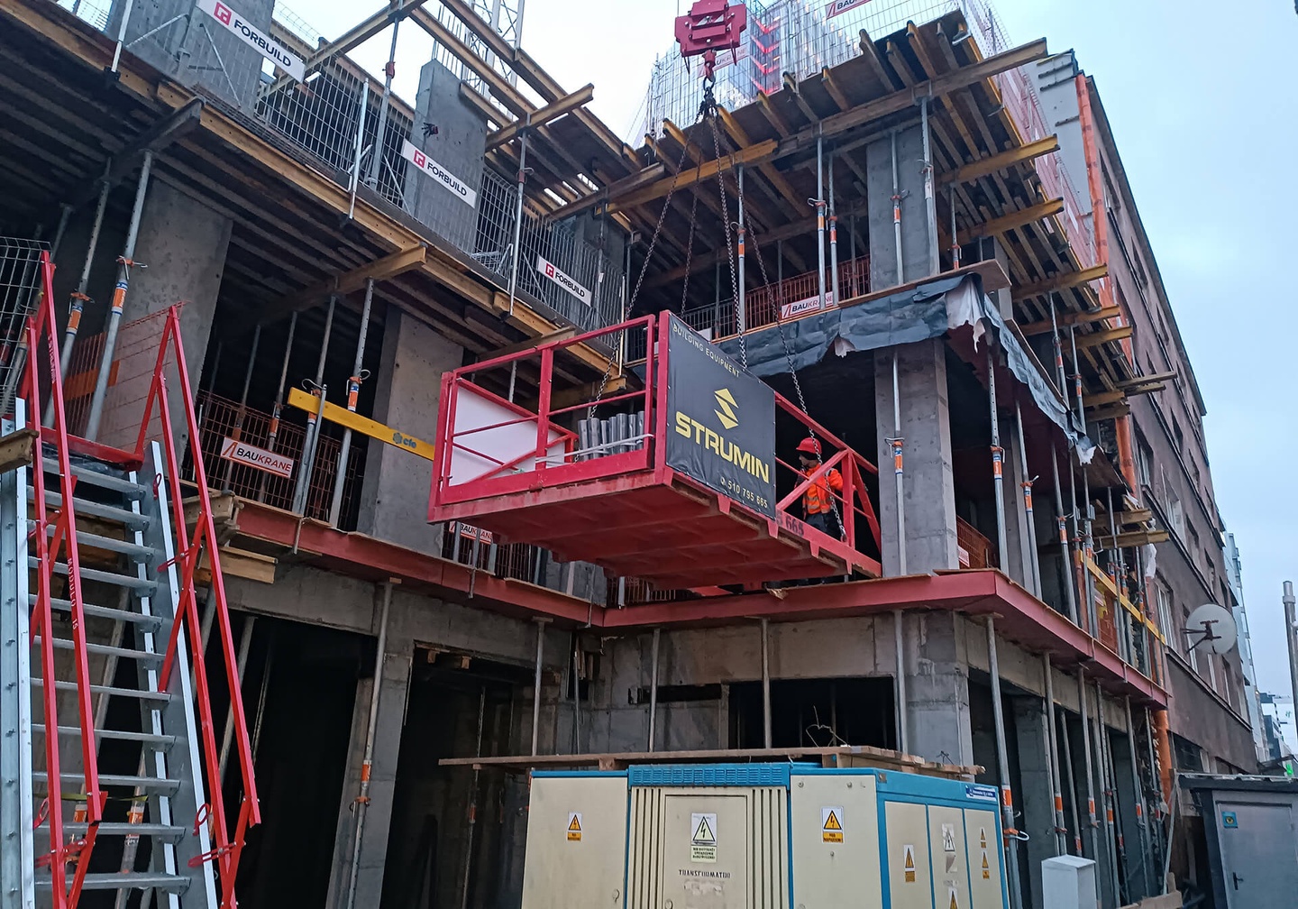 Postęp pracy inwestycji Żelazna 54, Warszawa Wola