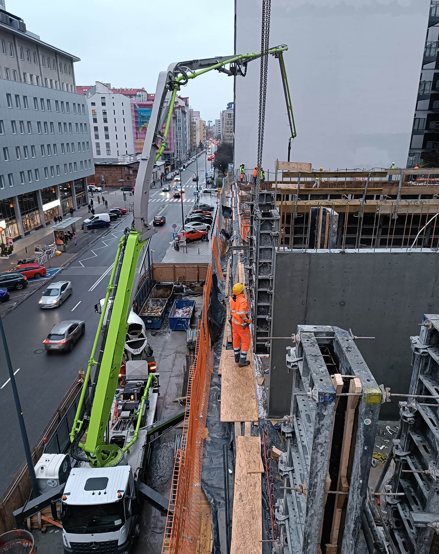 Postęp pracy inwestycji Żelazna 54, Warszawa Wola